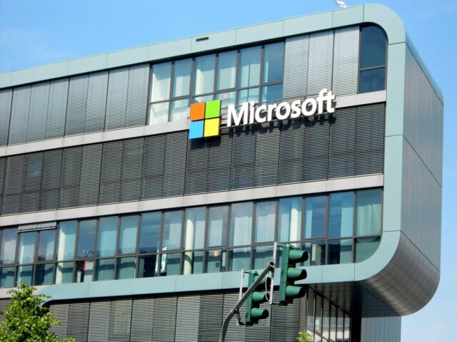 un-nouveau-partenaire-pour-shopify -microsoft-640x480 Facebook : la publicité vidéo en plein écran débarque sur votre compte